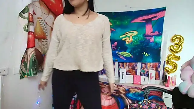 LovelyAzucena online show from 05-26-26, 02:37