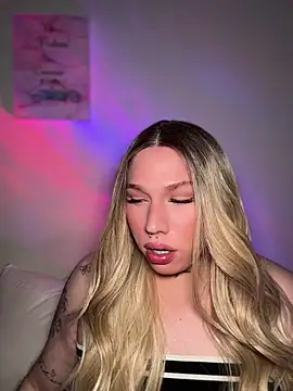 IsabellaFigueredo   online show from 05-13-26, 07:04