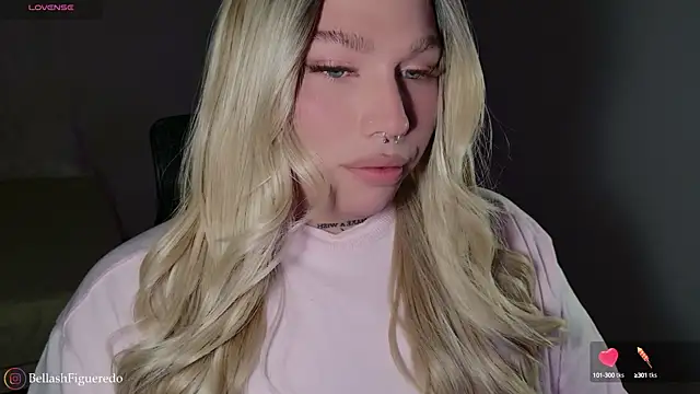 Snapshot of IsabellaFigueredo__ chatting on 10-14-25, 01:06 IsabellaFigueredo   online show from 10-14-25, 01:06