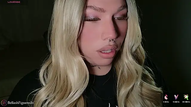 Snapshot of IsabellaFigueredo__ chatting on 10-14-25, 09:15 IsabellaFigueredo   online show from 10-14-25, 09:15