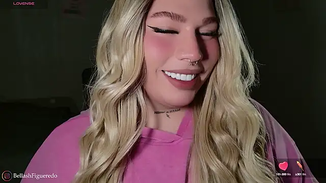 Snapshot of IsabellaFigueredo__ chatting on 10-16-25, 10:07 IsabellaFigueredo   online show from 10-16-25, 10:07