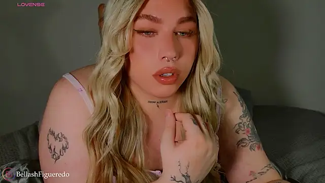 IsabellaFigueredo   online show from 12-14-25, 07:52