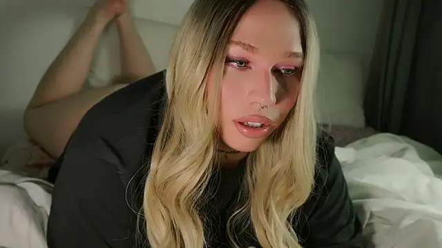 IsabellaFigueredo   online show from 05-21-26, 10:56