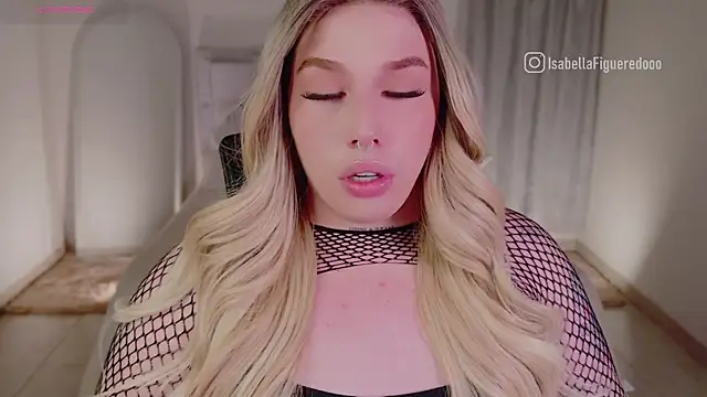 Snapshot of IsabellaFigueredo__ chatting on 01-18-25, 03:05 IsabellaFigueredo   online show from 01-18-25, 03:05