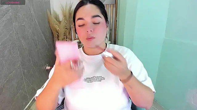 CelesteBrucee online show from 04-18-26, 09:37