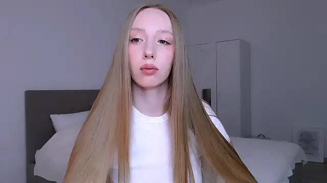 Luna insniity online show from 03-29-26, 08:21