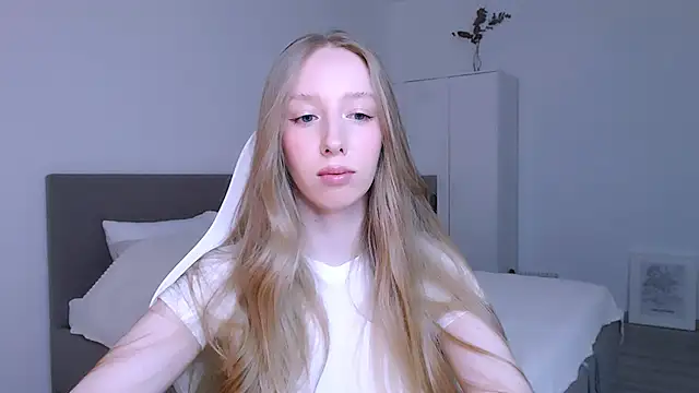 Luna insniity online show from 11-21-25, 08:08