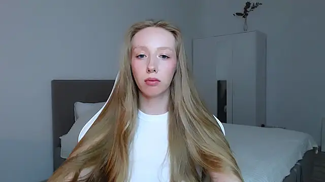 Luna insniity online show from 09-13-25, 07:03
