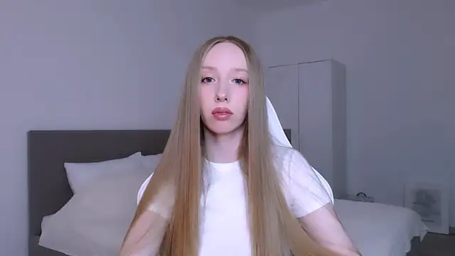 Luna insniity online show from 04-02-26, 09:21