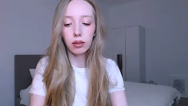 Luna insniity online show from 03-26-26, 09:35