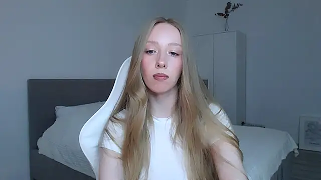 Luna insniity online show from 10-08-25, 08:42