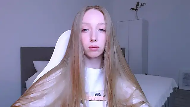 Luna insniity online show from 12-16-25, 09:08