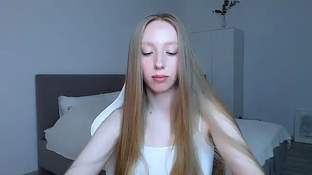 Luna insniity online show from 09-15-25, 06:52
