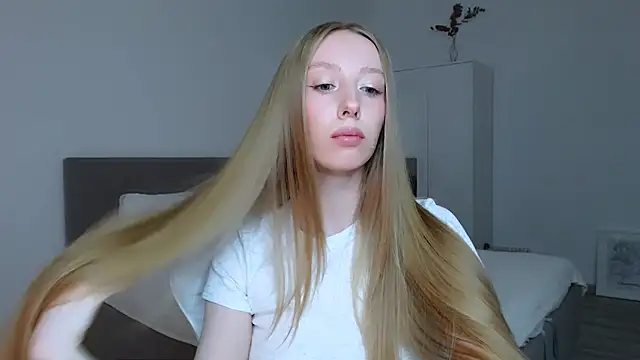 Luna insniity online show from 10-20-25, 07:36