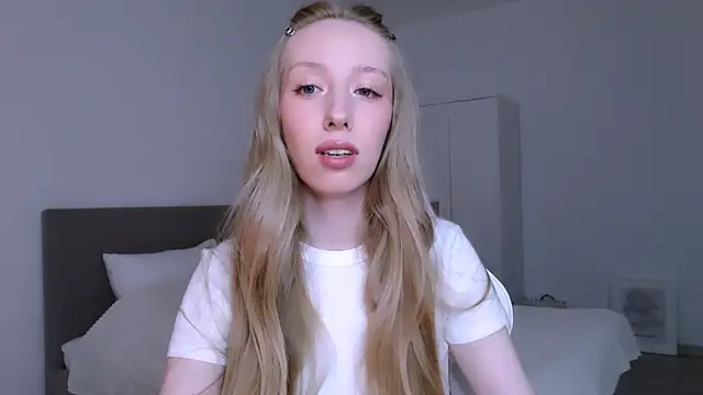 Luna insniity online show from 03-12-26, 09:30