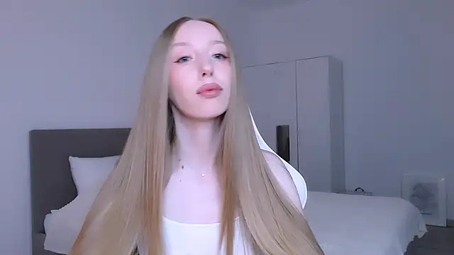 Luna insniity online show from 03-30-26, 08:54