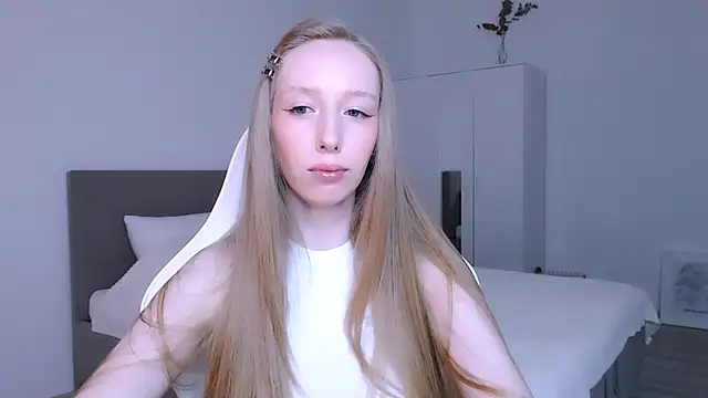 Luna insniity online show from 11-10-25, 07:19