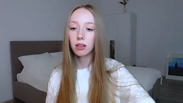Luna insniity online show from 01-25-25, 07:49