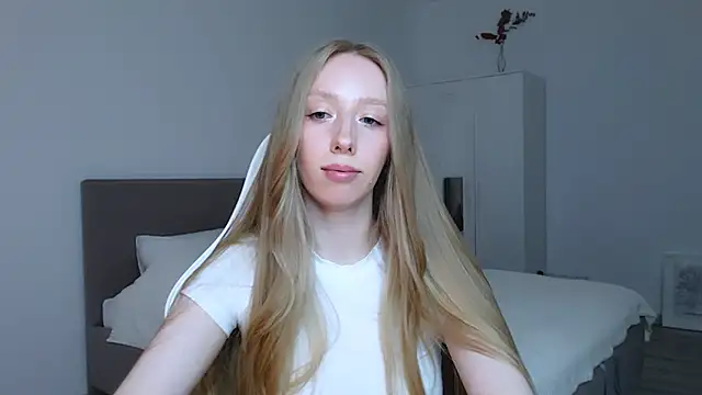 Luna insniity online show from 09-24-25, 08:37