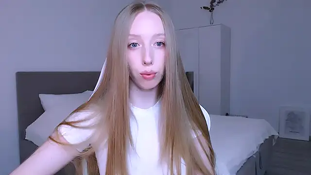 Luna insniity online show from 12-20-25, 08:44