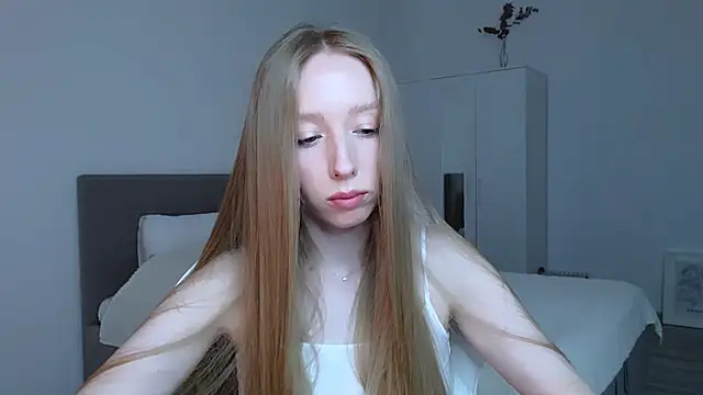 Luna insniity online show from 10-21-25, 08:08