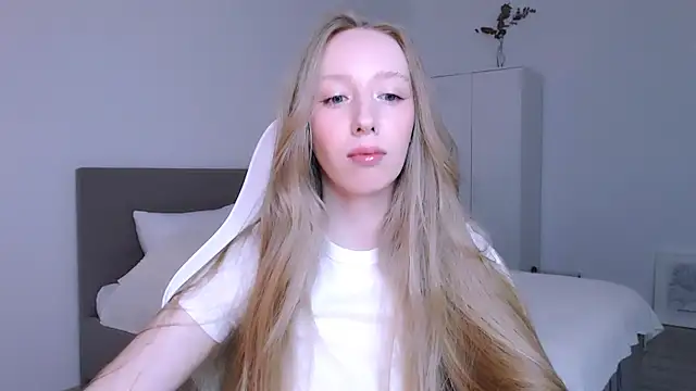 Luna insniity online show from 11-08-25, 08:12