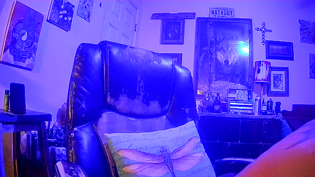 Snapshot of druetrue chatting on 12-17-25, 02:33 druetrue online show from 12-17-25, 02:33