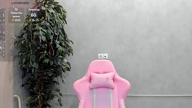 Snapshot of Donna_Evans chatting on 03-07-25, 03:08 Donna Evans online show from 03-07-25, 03:08