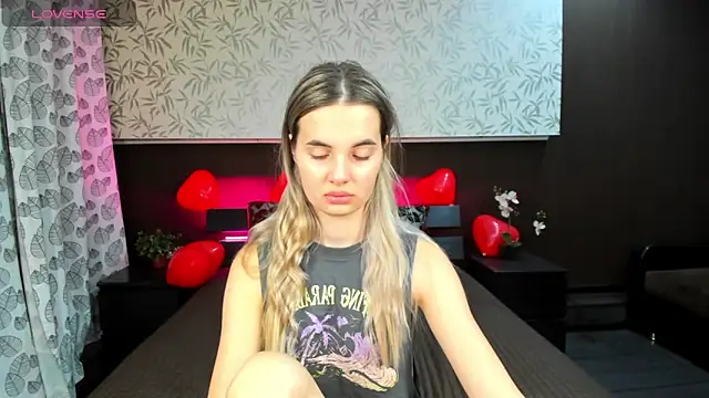 Snapshot of Donna_Evans chatting on 02-23-25, 12:08 Donna Evans online show from 02-23-25, 12:08