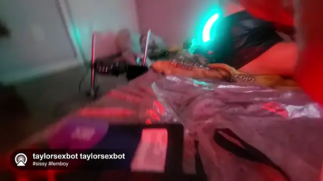 Snapshot of Taylorsexbot chatting on 05-21-26, 01:30 Taylorsexbot online show from 05-21-26, 01:30