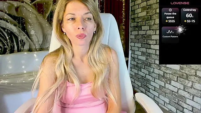 Snapshot of Eva_Melow chatting on 02-27-25, 07:58 Eva Melow online show from 02-27-25, 07:58
