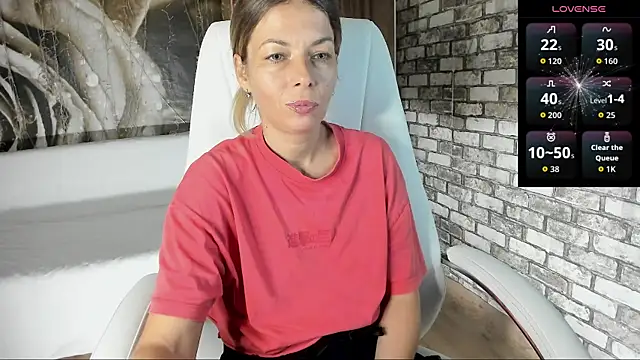 Snapshot of Eva_Melow chatting on 09-20-25, 03:17 Eva Melow online show from 09-20-25, 03:17