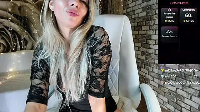 Snapshot of Eva_Melow chatting on 01-25-25, 12:17 Eva Melow online show from 01-25-25, 12:17