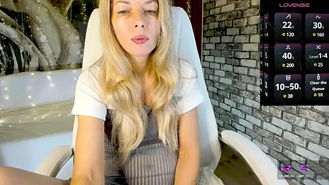 Snapshot of Eva_Melow chatting on 02-21-25, 04:37 Eva Melow online show from 02-21-25, 04:37