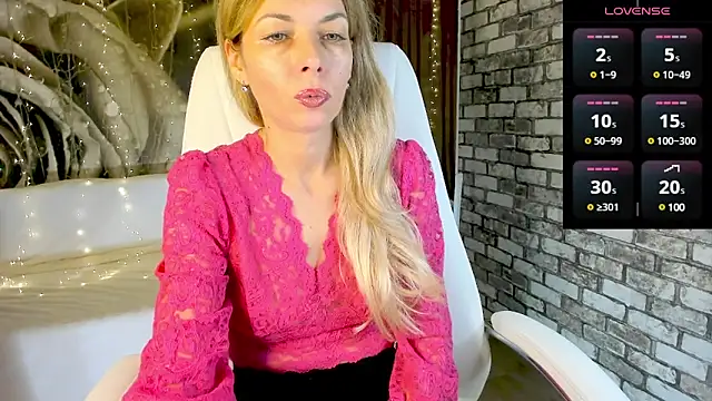 Snapshot of Eva_Melow chatting on 03-05-25, 09:37 Eva Melow online show from 03-05-25, 09:37