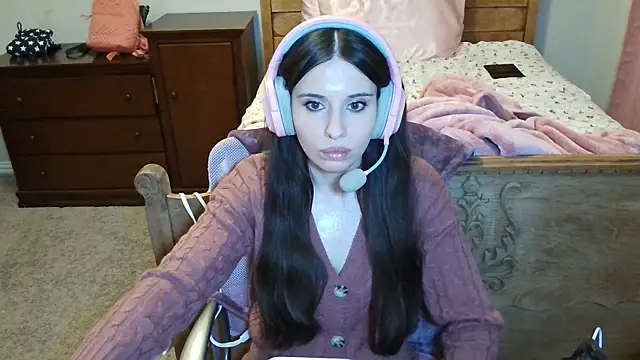 Snapshot of alisonfields chatting on 12-01-25, 01:34 alisonfields online show from 12-01-25, 01:34