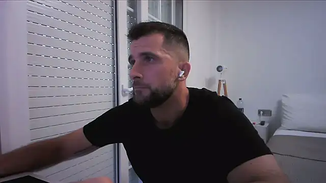 Snapshot of alex877x chatting on 07-18-26, 05:54 alex877x online show from 07-18-26, 05:54