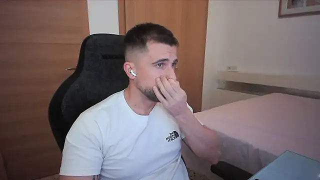 alex877x online show from 10-24-25, 04:06