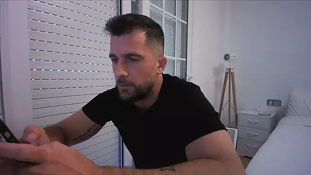 Snapshot of alex877x chatting on 07-06-26, 07:48 alex877x online show from 07-06-26, 07:48