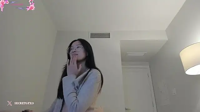 Snapshot of secretgirlfriendxo chatting on 12-14-24, 02:44 secretgirlfriendxo online show from 12-14-24, 02:44