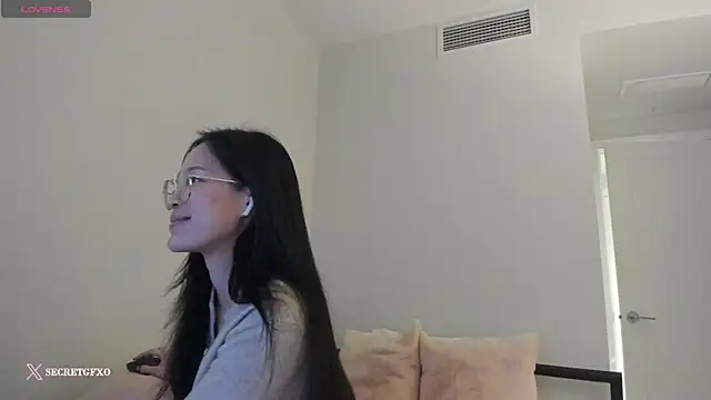 Snapshot of secretgirlfriendxo chatting on 02-02-25, 06:25 secretgirlfriendxo online show from 02-02-25, 06:25