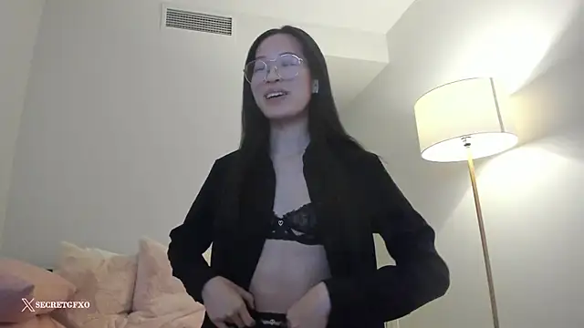Snapshot of secretgirlfriendxo chatting on 12-23-24, 05:17 secretgirlfriendxo online show from 12-23-24, 05:17