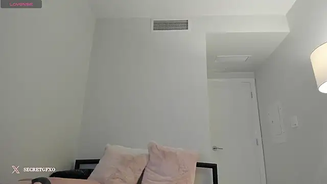 Snapshot of secretgirlfriendxo chatting on 12-18-24, 09:47 secretgirlfriendxo online show from 12-18-24, 09:47
