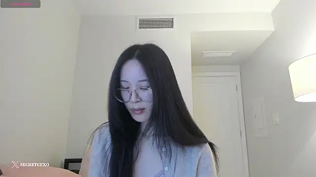Snapshot of secretgirlfriendxo chatting on 02-04-25, 05:53 secretgirlfriendxo online show from 02-04-25, 05:53
