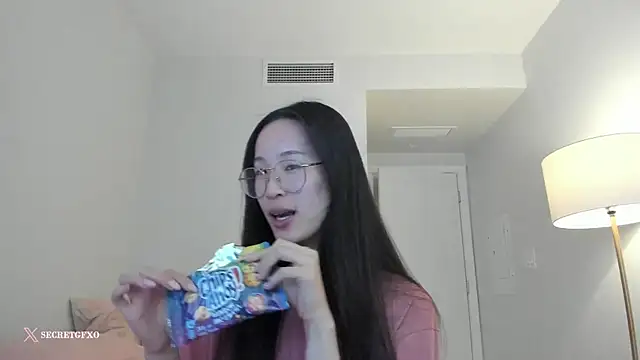 Snapshot of secretgirlfriendxo chatting on 03-09-25, 12:00 secretgirlfriendxo online show from 03-09-25, 12:00