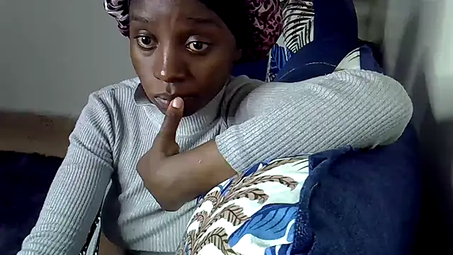 Snapshot of Enkarxx chatting on 10-29-25, 08:19 Enkarxx online show from 10-29-25, 08:19