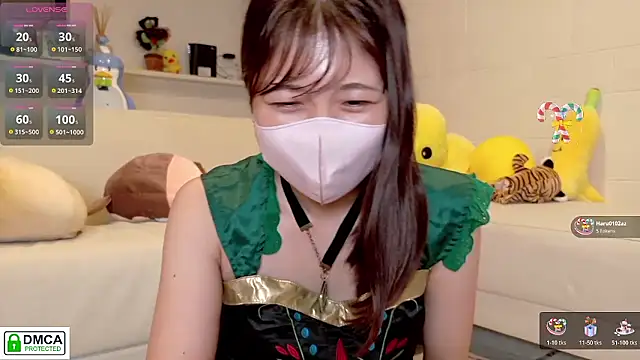 Snapshot of SUZU_ chatting on 06-26-26, 01:06 SUZU online show from 06-26-26, 01:06