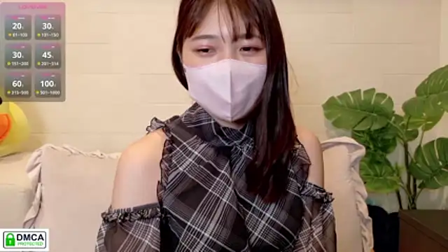 Snapshot of SUZU_ chatting on 06-10-26, 01:12 SUZU online show from 06-10-26, 01:12