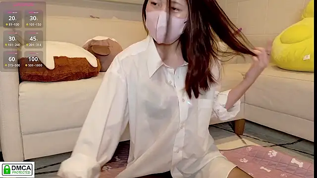 Snapshot of SUZU_ chatting on 07-18-26, 12:58 SUZU online show from 07-18-26, 12:58