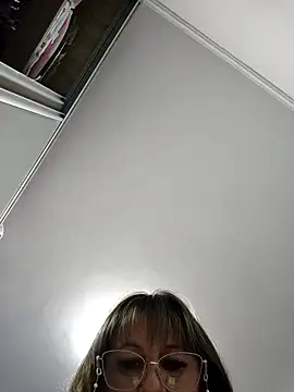 Snapshot of naughtymilfT chatting on 02-20-25, 05:20 naughtymilfT online show from 02-20-25, 05:20
